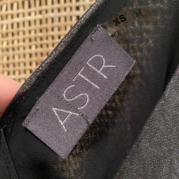 Shimmery Astr the Label wrap tank top in XS - Picture 4 of 7